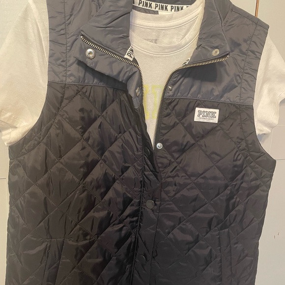 Bundle Victoria's Secret Puffer Vest & Tshirt. - Picture 9 of 11